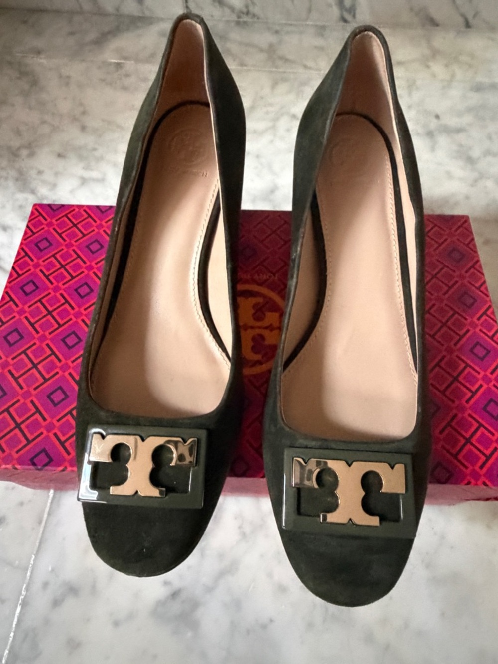 Tory Burch olive color boxwood Suede Pumps